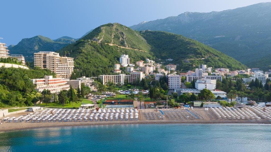 Hotel Bono by Aycon - Obiteljska jesen, Bečići, Crna Gora - 432 EUR - 5x noćenje u dvokrevetnoj Standard sobi (s dodatnim ležajem) za 2 osobe (1 dijete do 11,99 godina besplatno), Doručak