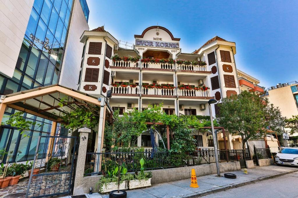 Villa Dvor Kornić - Jesen u Budvi, Budva, Crna Gora - 184,75 EUR - 3x noćenje u dvokrevetnoj Standard sobi za 2 osobe, Doručak