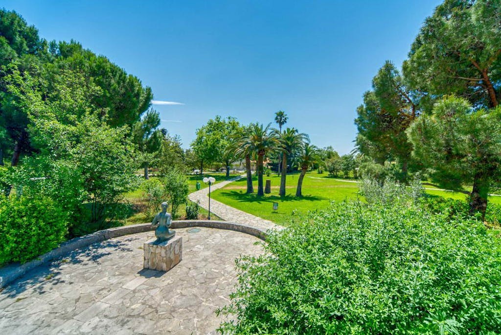 Hotel Slovenska plaža - Kraj ljeta u Budvi, Budva, Crna Gora - 360 EUR - 3x noćenje u Standard dvokrevetnoj sobi s balkonom za 2 osobe, Polupansion (buffet doručak i večera)
