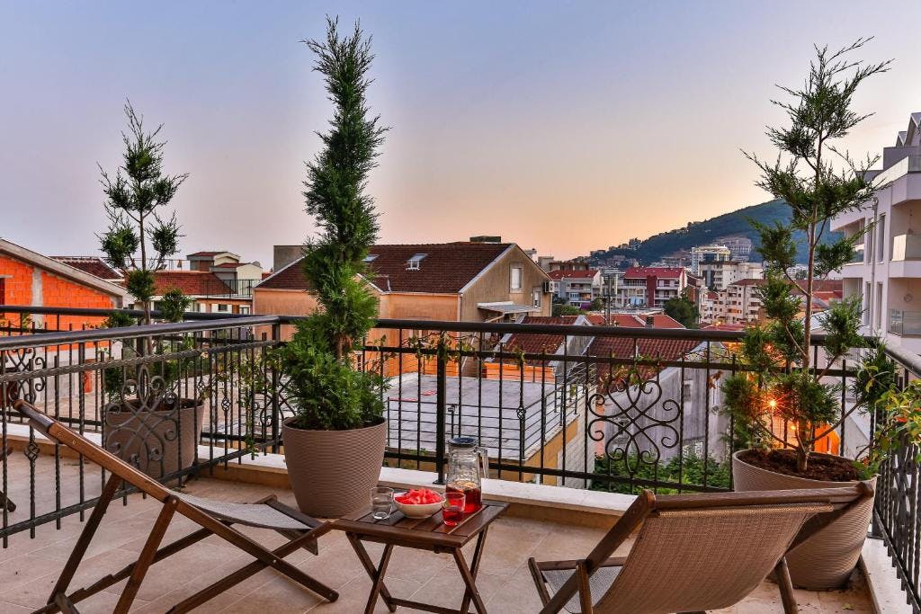 Boutique Hotel Tate by Aycon - Obiteljska jesen u Budvi, Budva, Crna Gora - 516 EUR - 5x noćenje u dvokrevetnoj Standard sobi (s dodatnim ležajem) za 2 osobe (1 dijete do 11,99 godina besplatno), Doručak
