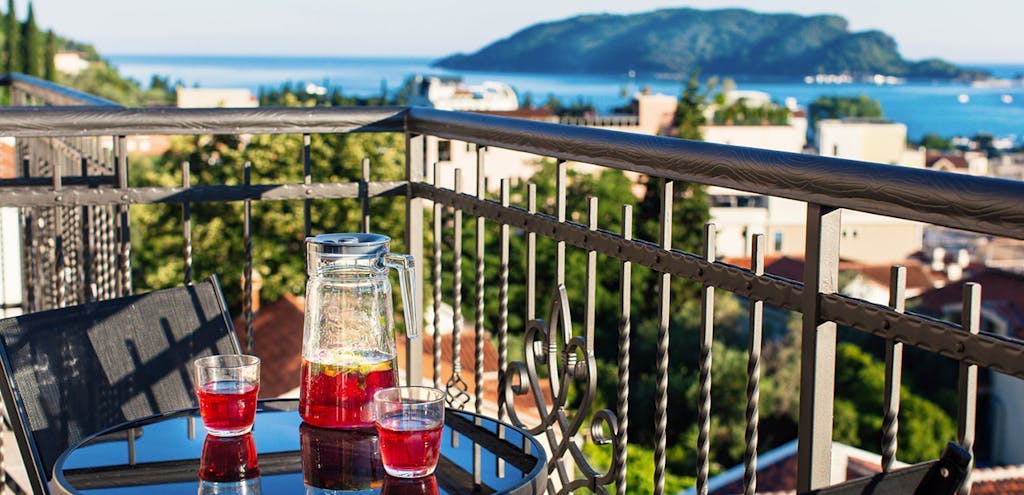 Boutique Hotel Tate by Aycon - Obiteljska jesen u Budvi, Budva, Crna Gora - 310 EUR - 3x noćenje u dvokrevetnoj Standard sobi (s dodatnim ležajem) za 2 osobe (1 dijete do 11,99 godina besplatno), Doručak