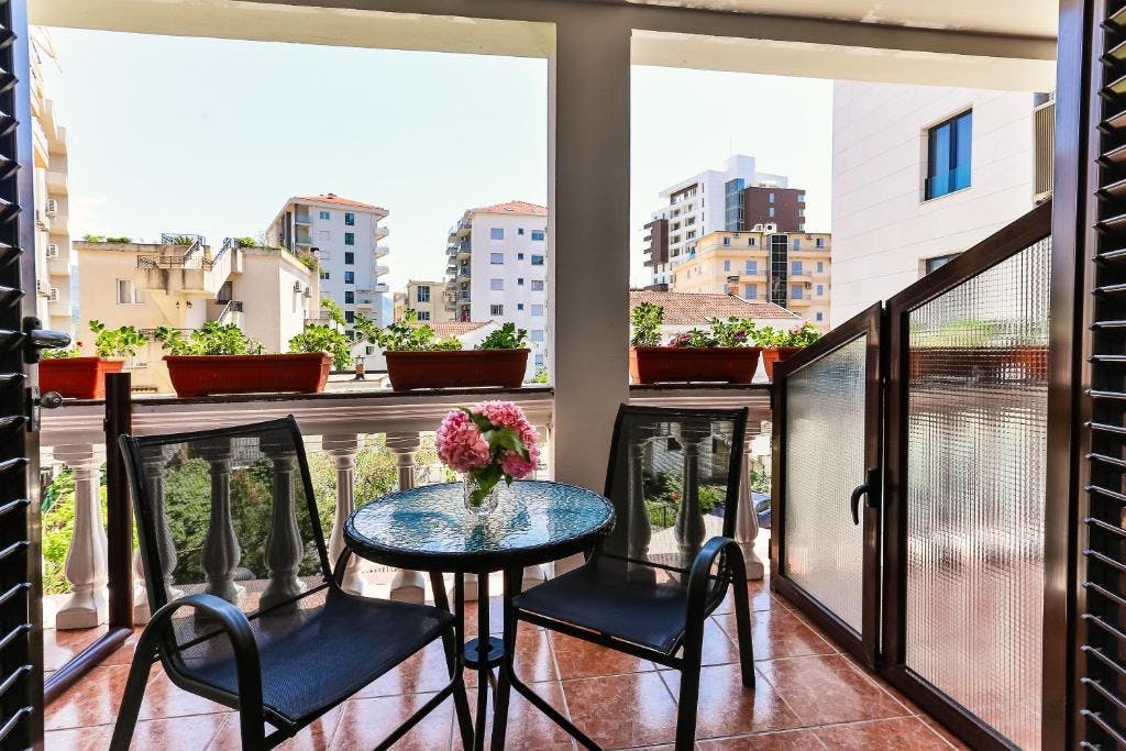 Villa Dvor Kornić - Jesen v Budvi, Budva, Črna gora - 184,75 EUR - 3x nočitev v dvoposteljni Standard sobi za 2 osebi, Zajtrk