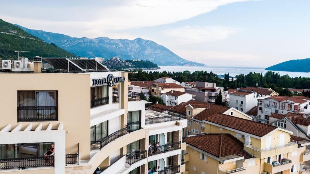Hotel Kadmo by Aycon - Obiteljska jesen, Budva, Crna Gora - 262 EUR - 3x noćenje u dvokrevetnoj Standard sobi za 2 osobe (1 dijete do 11,99 godina besplatno), Doručak