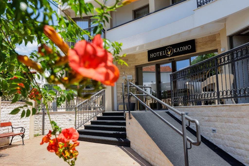 Hotel Kadmo by Aycon - Obiteljski kraj ljeta, Budva, Crna Gora - 383 EUR - 3x noćenje u dvokrevetnoj Standard sobi za 2 osobe (1 dijete do 11,99 godina besplatno), Doručak