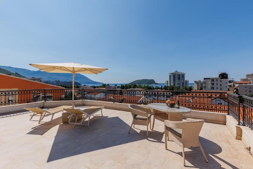 Hotel Kadmo by Aycon - Obiteljski kraj ljeta, Budva, Crna Gora - 637 EUR - 5x noćenje u dvokrevetnoj Standard sobi za 2 osobe (1 dijete do 11,99 godina besplatno), Doručak