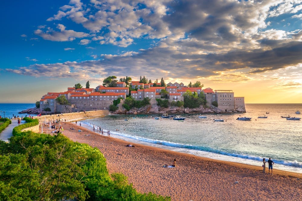 Villa Vanty by Aycon - Kraj ljeta na prestižnoj lokaciji, Sveti Stefan, Crna Gora - 337 EUR - 5x noćenje u dvokrevetnoj Standard sobi za 2 osobe, Besplatan Wi-Fi