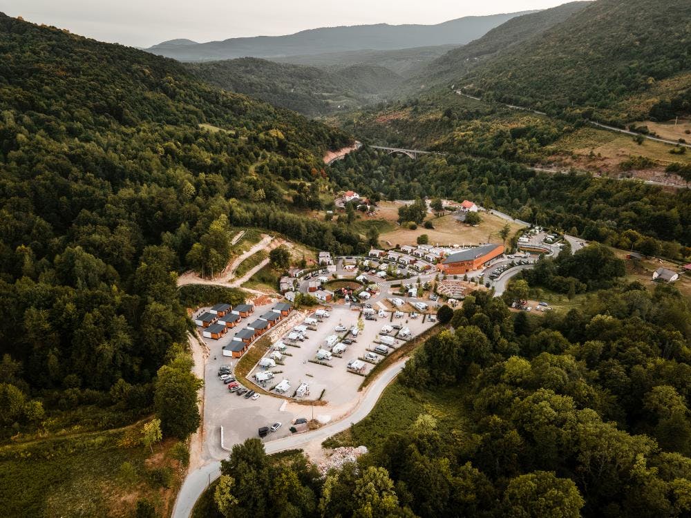 Camping Plitvice - Obiteljski proljetni bijeg uz doručak