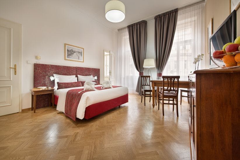 Hotel Suite Home Prague - City break v Pragi, Praga, Češka - 212 EUR - 2x nočitev v veliki dvoposteljni sobi za 2 osebi, Zajtrk