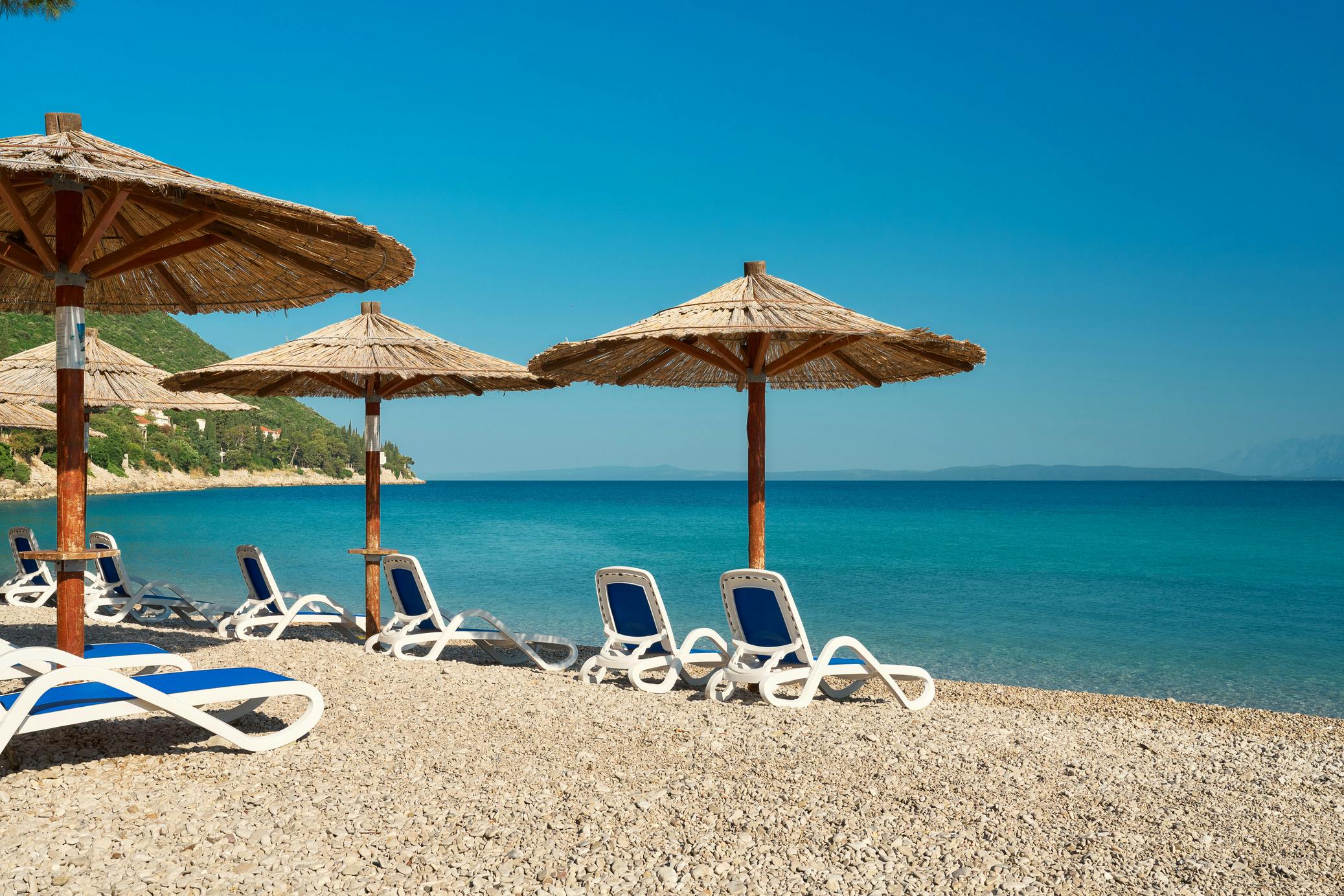 Hotel Faraon - All inclusive obiteljski kraj ljeta u Dalmaciji, Trpanj, Hrvatska - 357 EUR - 3x noćenje u obiteljskoj Comfort sobi bez balkona (pogled park) za 2 osobe (2 djece do 11,99 godina besplatno), All inclusive s uključenim pićem uz obroke