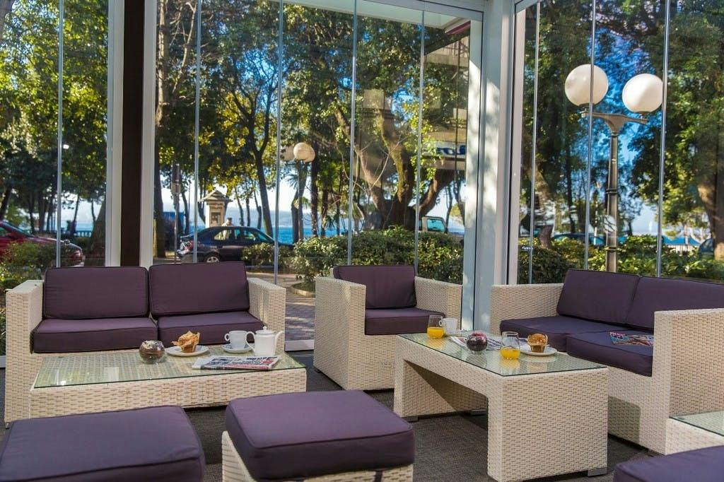Hotel Crikvenica - Rujansko ljeto u Crikvenici, Crikvenica, Hrvatska - 439 EUR - 3x noćenje u dvokrevetnoj Superior sobi s balkonom za 2 osobe, Polupansion
