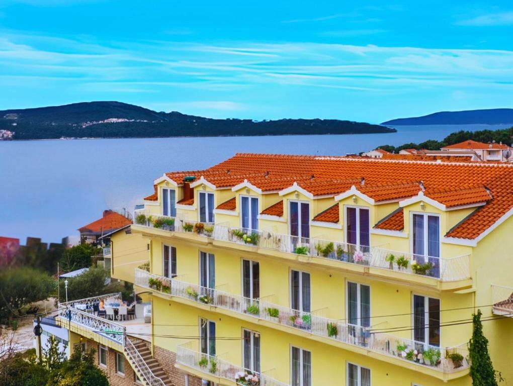 Hotel Villa Four Pearls Trogir - Rujanski odmor uz more, Trogir, Hrvatska - 239 EUR - 2x noćenje u dvokrevetnoj Standard sobi za 2 osobe, All inclusive