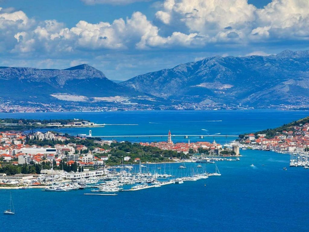 Hotel Villa Four Pearls Trogir - Rujanski odmor uz more, Trogir, Hrvatska - 799 EUR - 5x noćenje u trokrevetnoj sobi za 2 osobe (1 dijete do 18 godina besplatno), All inclusive