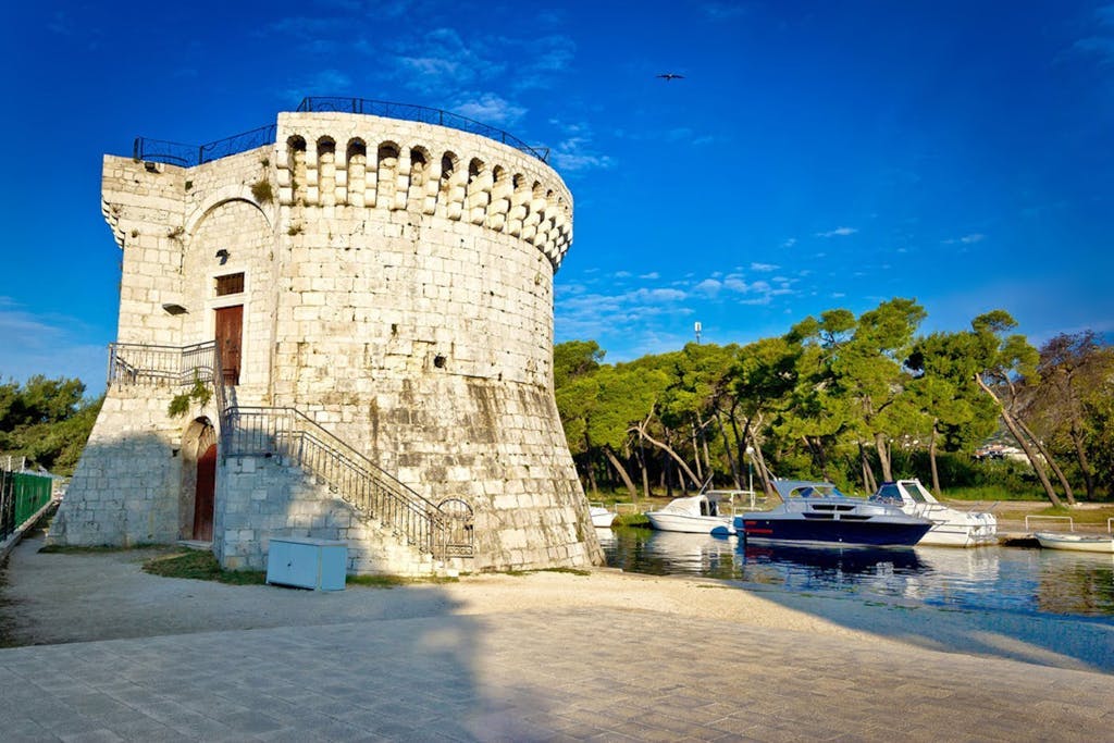 Hotel Villa Four Pearls Trogir - Rujanski odmor uz more