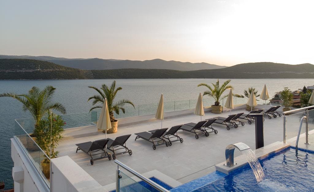 Hotel Nova - Jesenski odmor u Neumu, Neum, Bosna i Hercegovina - 212 EUR - 2x noćenje u Superior sobi s pogledom na park za 2 osobe, Polupansion