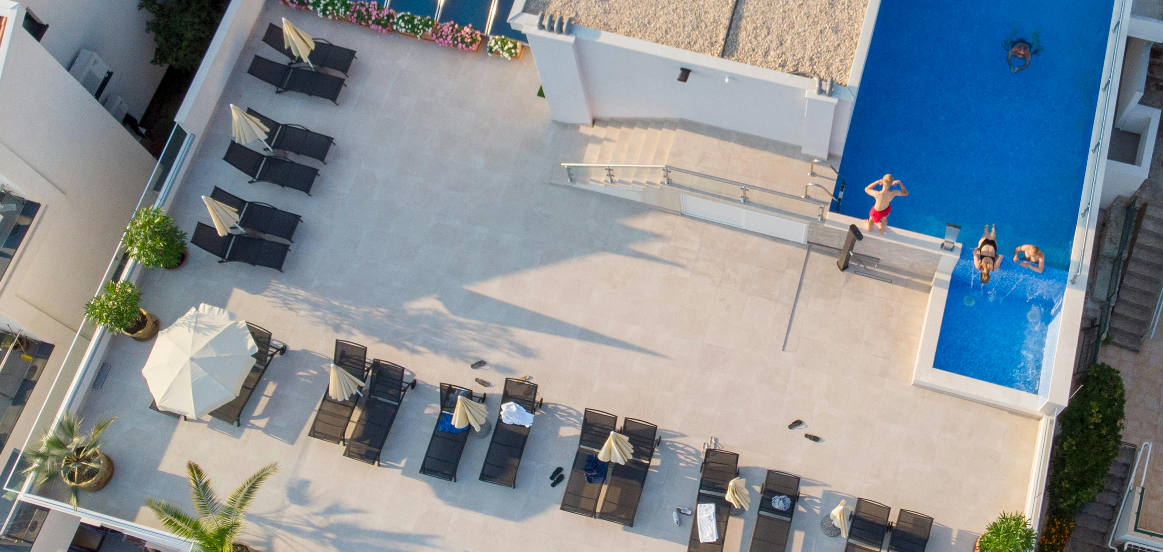 Hotel Nova - Ljeto u Neumu, Neum, Bosna i Hercegovina - 799 EUR - 5x noćenje u Superior sobi s pogledom na park za 2 osobe, Polupansion