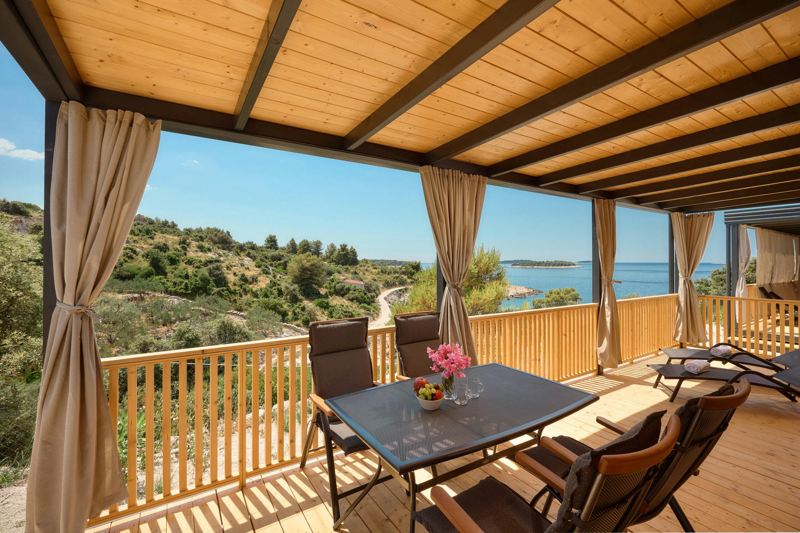 Kamp Adriatic Primošten - Obiteljski prvosvibanjski odmor u Dalmaciji