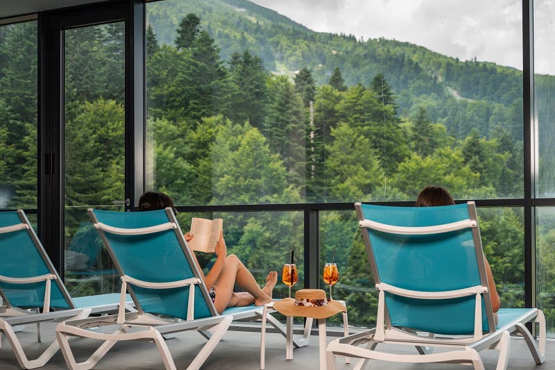 Hotel Nomad - Obiteljska wellness oaza na Bjelašnici tijekom tjedna, Bjelašnica, Sarajevo, Bosna i Hercegovina - 53 EUR - Ulaz u SPA centar (bazen, tri vrste sauna: turska, finska i bio – samo za odrasle, fitness – samo za odrasle, relax zona i Kneipp klupa) u trajanju od 2 sata za 2 odrasle osobe i 2 djece, Korištenje bazena za djecu