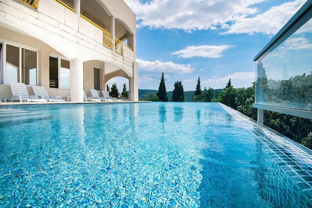 Hotel Stella - Ljetni odmor u Neumu, Neum, Bosna i Hercegovina - 226 EUR - 2x noćenje u Comfort sobi s balkonom i pogledom na more za 2 osobe, Polupansion