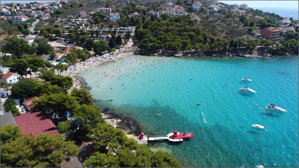 Kamp Rehut - Mobilne kućice - 1. svibanj na otoku Murter