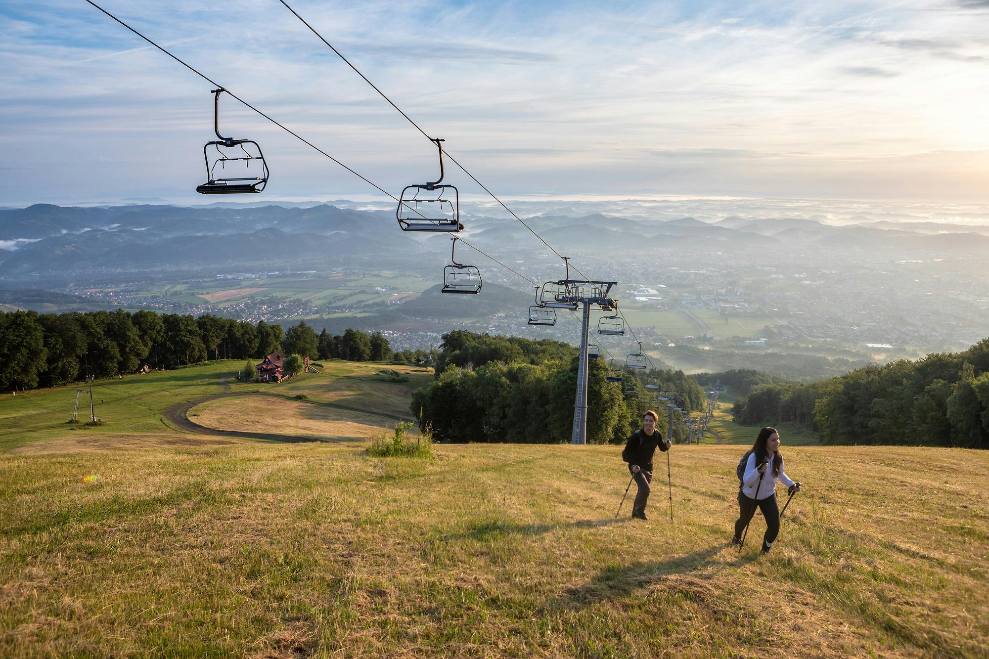 Wellness & Spa Hotel Bolfenk - Ljetni wellness odmor na Pohorju tijekom tjedna, Pohorje, Slovenija - 269 EUR - 2x noćenje u dvokrevetnoj sobi s pomoćnim ležajem i prostranim balkonom za 2 osobe, Polupansion