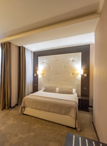 Hotel Constantine The Great - Oddih v Beogradu, Beograd, Srbija - 95 EUR - 1x nočitev v Standard dvoposteljni sobi za 2 osebi (2 otroka do 7. leta brezplačno), Zajtrk