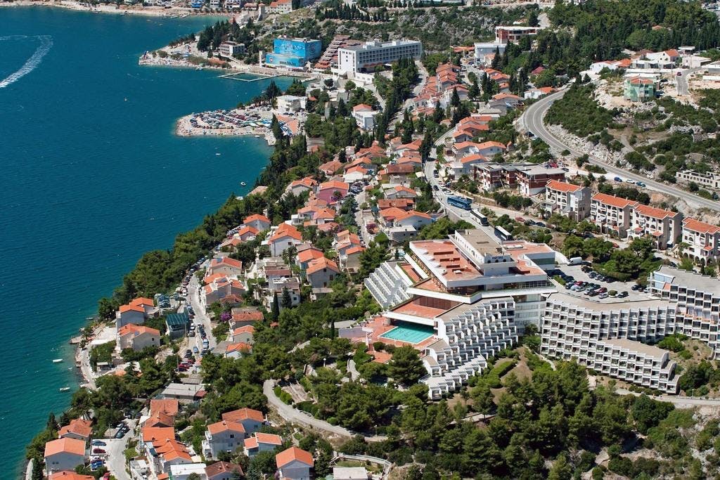 Grand Hotel Neum - Wellness odmor uz more, Neum, Bosna i Hercegovina - 240 EUR - 2x noćenje u dvokrevetnoj sobi pogled park za 2 osobe , Polupansion