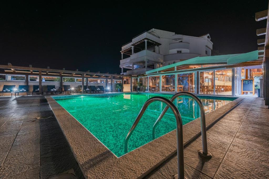 Aparthotel Plat - Rujan u opuštajućem ambijentu