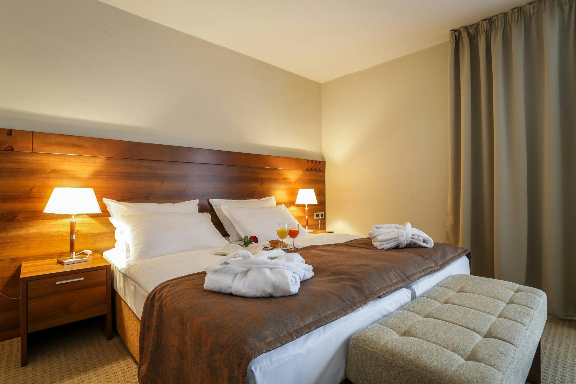 Hotel Trakošćan - Poletni družinski paket razvajanja, Trakošćan, Hrvaška - 165 EUR - 1x nočitev v družinski sobi za 2 osebi (2 otroka do 11,99 let brezplačno), Polpenzion