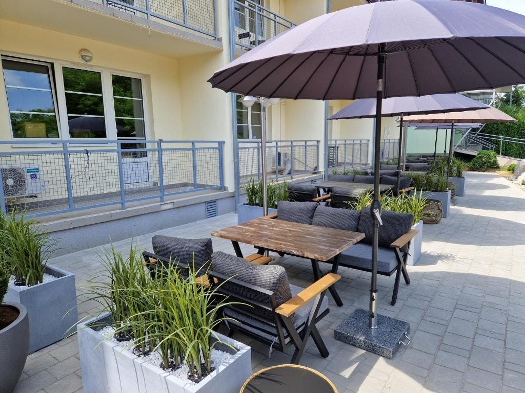 Holdvirag Hotel Sarvar, Sarvar, Mađarska - 208 EUR - 4x noćenje u Standard dvokrevetnoj sobi za 2 osobe, Doručak