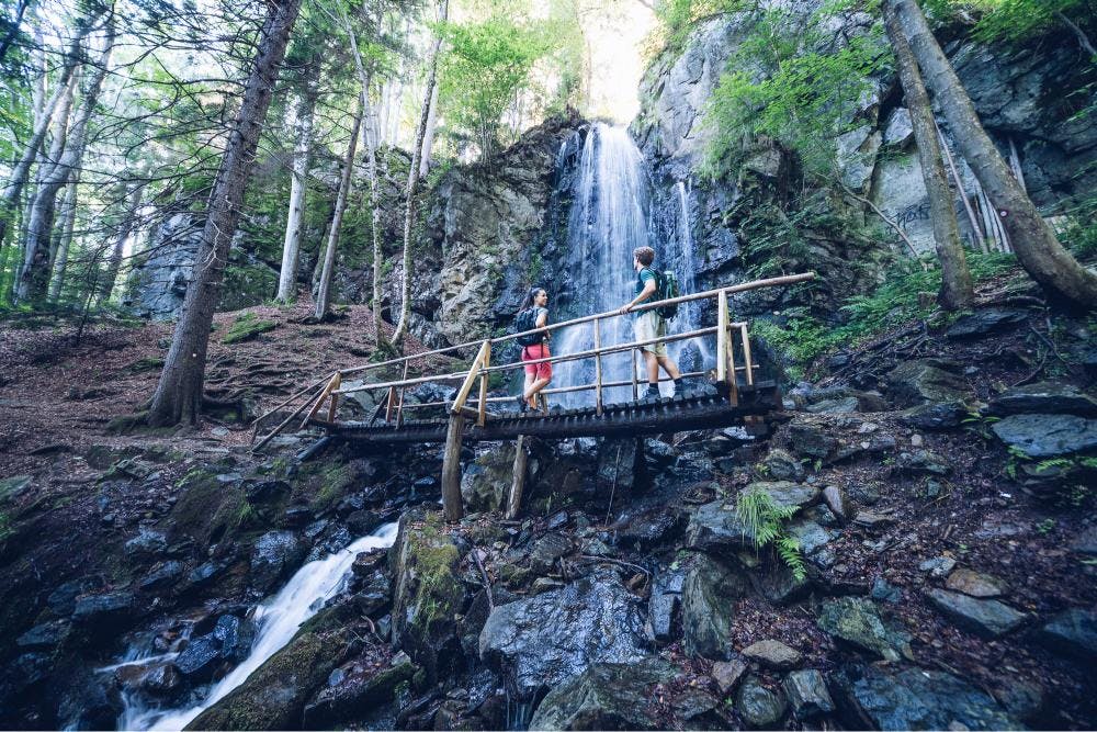 Forest Hotel Videc - Jesenski vikend wellness odmor na Pohorju, Pohorje, Slovenija - 219 EUR - 2x noćenje u dvokrevetnoj sobi s pomoćnim ležajem i prostranim balkonom za 2 osobe (1 dijete do 6 godina besplatno), Polupansion