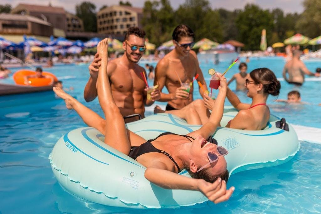 Terme Tuhelj Glamping Village - Proljeće i 1. svibanj - Vita Loft, Tuheljske Toplice, Hrvatska - 369 EUR - 2x noćenje u luksuznoj mobilnoj kućici Vita Loft za 4 osobe, Korištenje vanjskog termalnog bazena u Glamping Village Terme Tuhelj