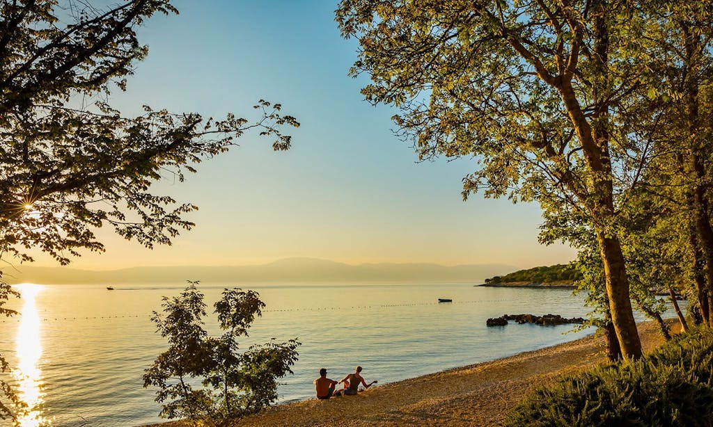 Veya Maradiso Hotel by Aminess - Ljeto za parove na Krku, Njivice, Hrvatska - 945 EUR - 7x noćenje u Standard dvokrevetnoj sobi za 2 osobe, Polupansion