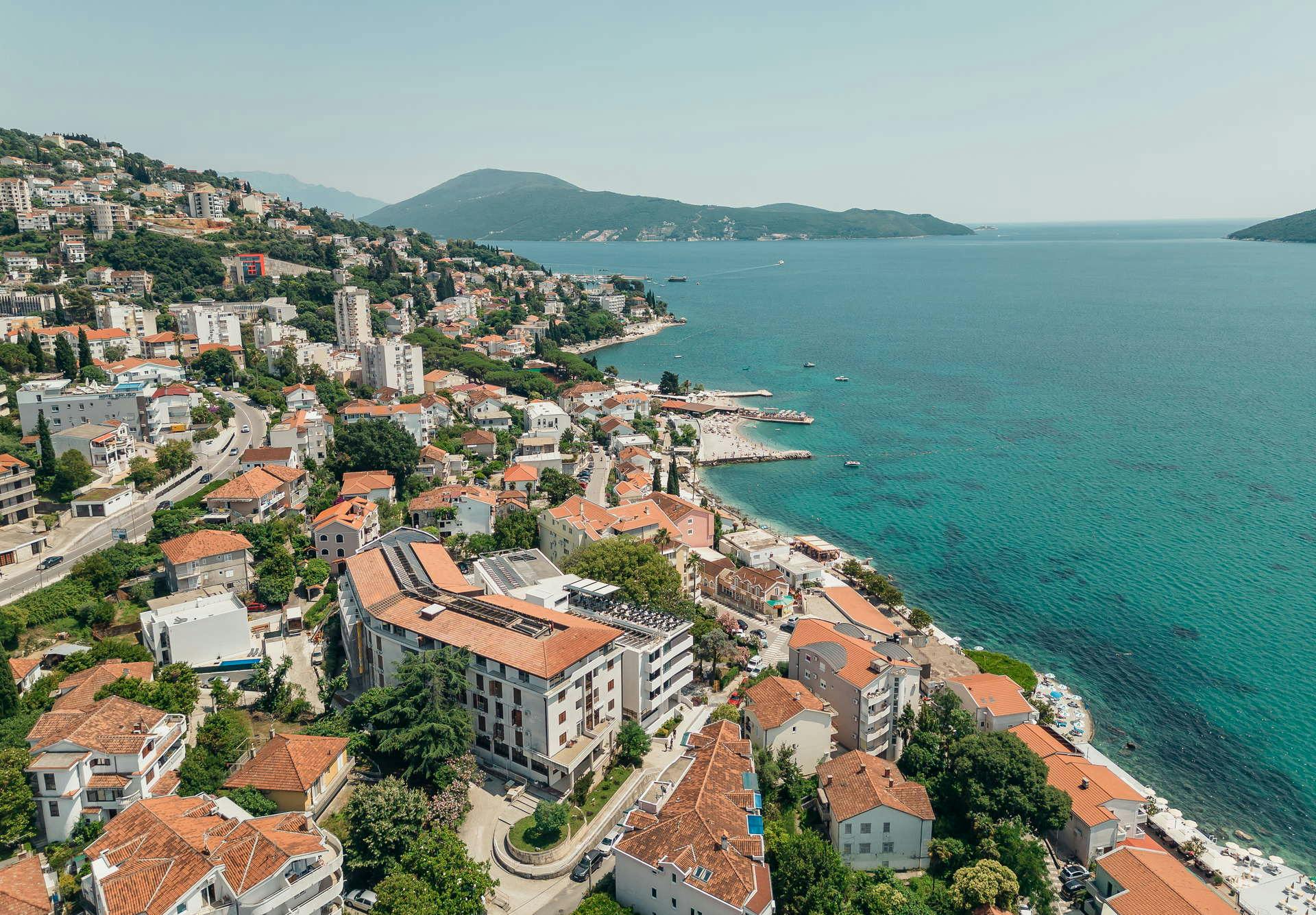 Hotel Talia - All inclusive kraj ljeta u Crnoj Gori, Igalo, Crna Gora - 699 EUR - 5x noćenje u trokrevetnoj sobi bez terase za 2 osobe (2 djece do 12 godina besplatno), All inclusive