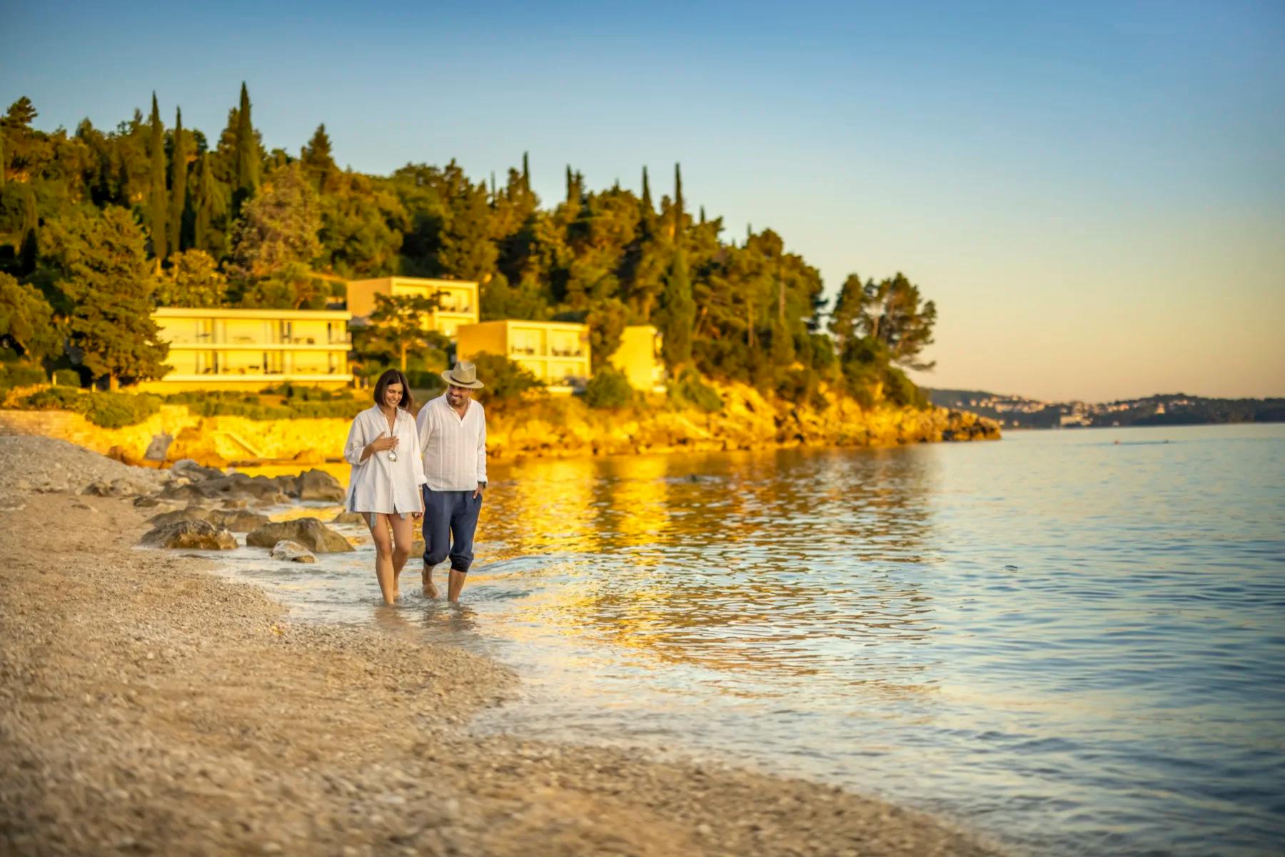 Hotel Astarea - Last minute wellness opuštanje u Dubrovniku, Dubrovnik, Hrvatska - 380 EUR - 2x noćenje u dvokrevetnoj Standard sobi za 2 osobe, Polupansion (buffet doručak i večera)