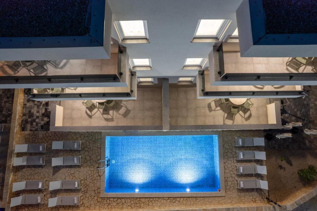 Meridian Pool Residences - Lipanj na Pagu