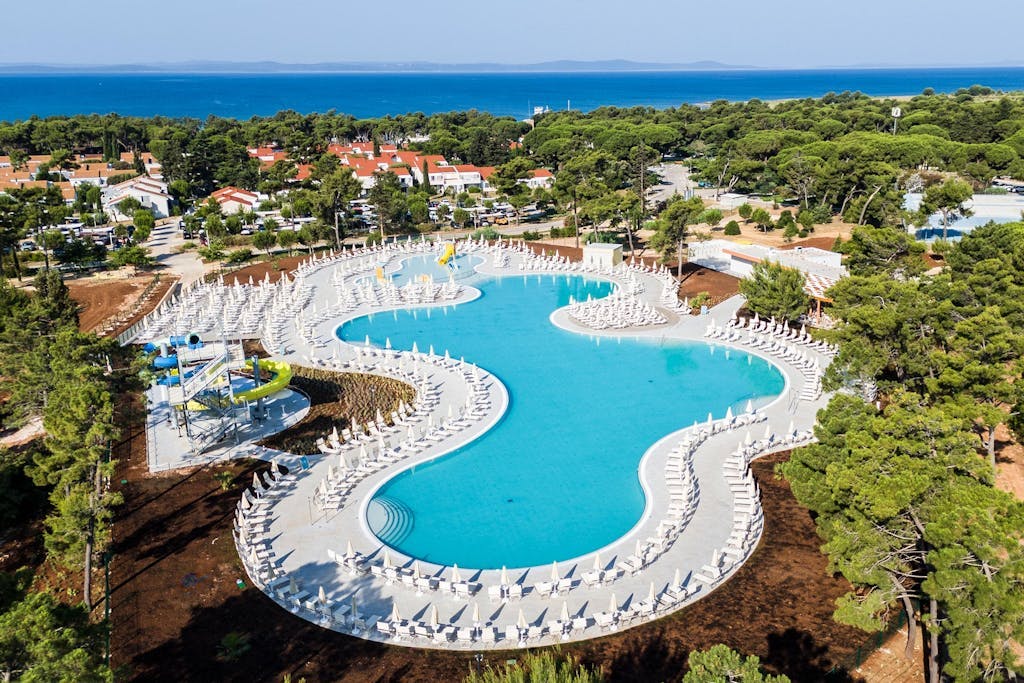 Zaton Holiday Resort - Zabavni odmor u mobilnim kućicama Deluxe s polupansionom