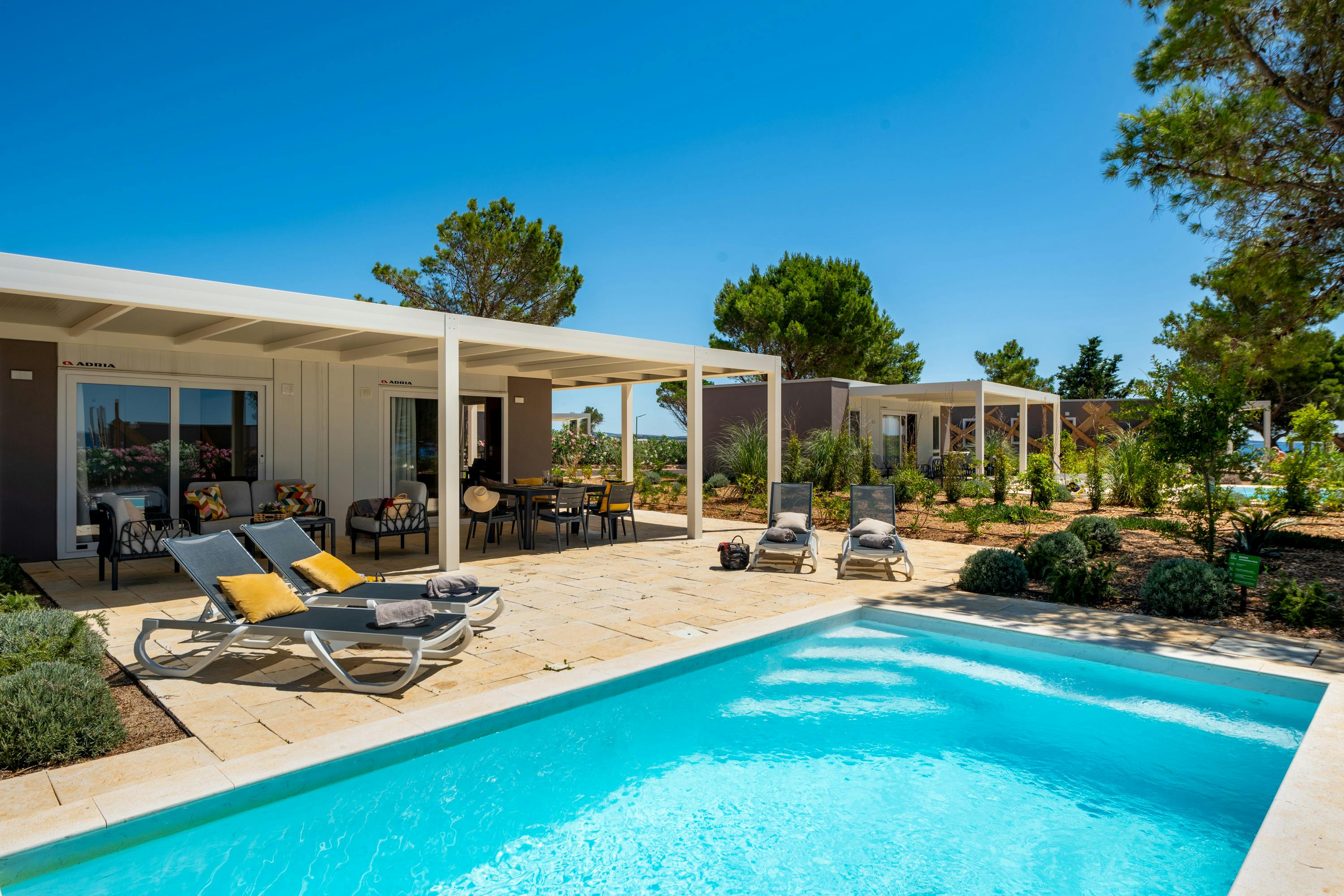 Terra Park Phalaris - Proljeće u savršenom kampu - Lapis Deluxe Holiday Home s bazenom