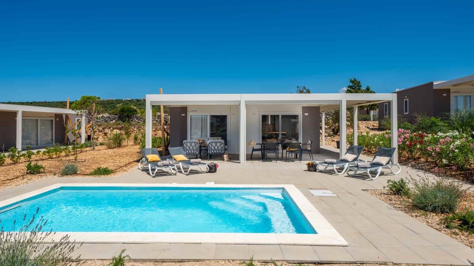 Terra Park Phalaris - Proljeće u savršenom kampu - Lapis Deluxe Holiday Home s bazenom