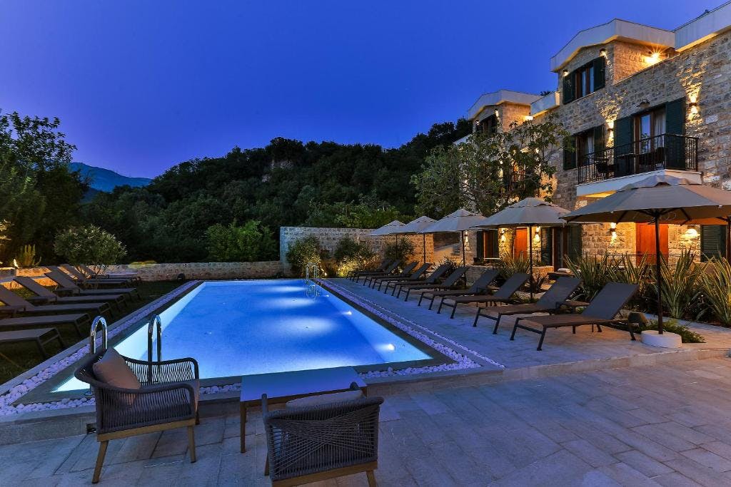 Boutique Hotel Ruzmarin SPA & Garden by Aycon - Jesenski odmor u Budvi, Budva, Crna Gora - 399 EUR - 3x noćenje u dvokrevetnoj Superior sobi za 2 osobe, Doručak