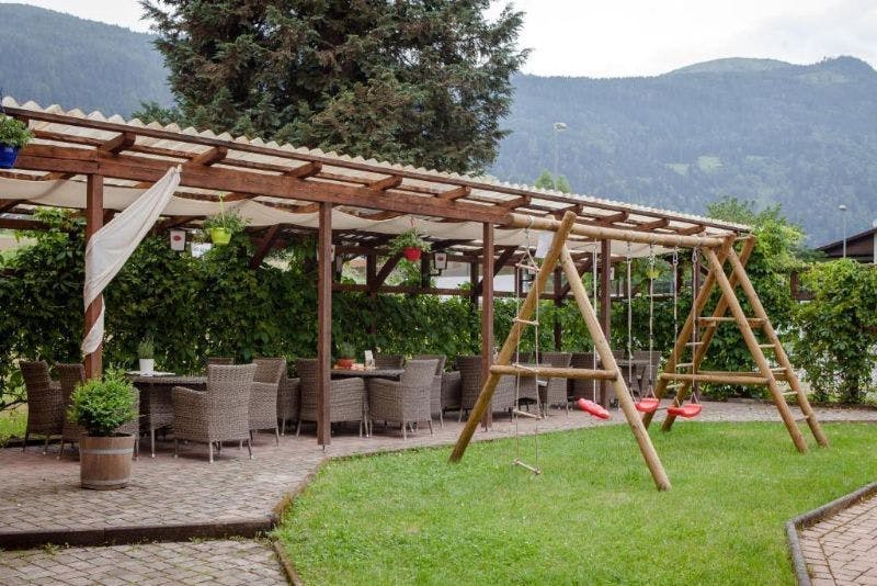 Hotel Villa Huber - Obiteljski miran odmor okružen alpskom prirodom i jezerima