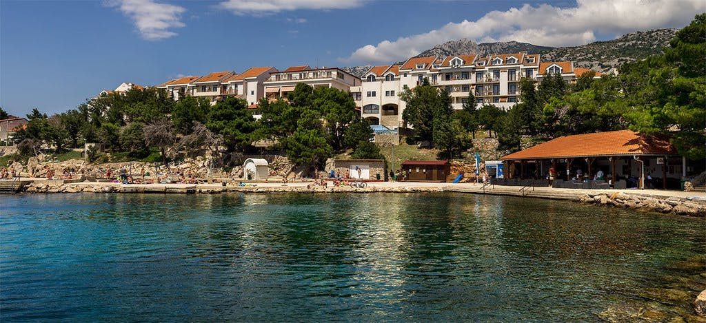 Hotel Zagreb Karlobag - All inclusive light odmor - Soba s balkonom, Karlobag, Hrvatska - 289 EUR - 3x noćenje u dvokrevetnoj sobi s balkonom za 2 osobe (1. dijete do 11,99 godina besplatno i 2. dijete do navršene 1 godine besplatno), All inclusive light