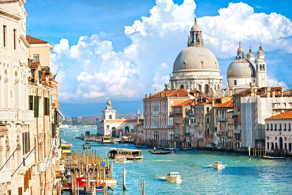 A&O Venice Mestre - Obiteljski odmor u blizini Venecije, Mestre, Venecija, Italija - 134 EUR - 2x noćenje u dvokrevetnoj Standard sobi ili obiteljskoj sobi za 2 osobe (2 djece do 17 godina besplatno), Doručak
