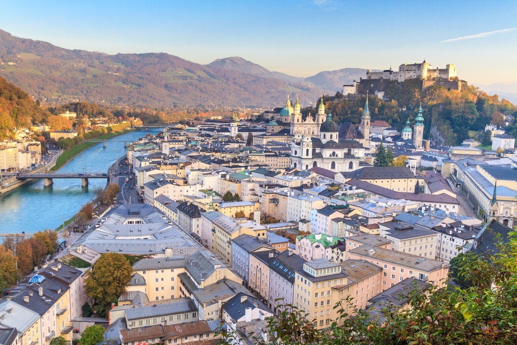 A&O Salzburg Hauptbahnhof - City break u centru Salzburga, Salzburg , Austrija - 67 EUR - 1x noćenje u dvokrevetnoj Standard sobi ili obiteljskoj sobi za 2 osobe (2 djece do 17 godina besplatno), Buffet doručak