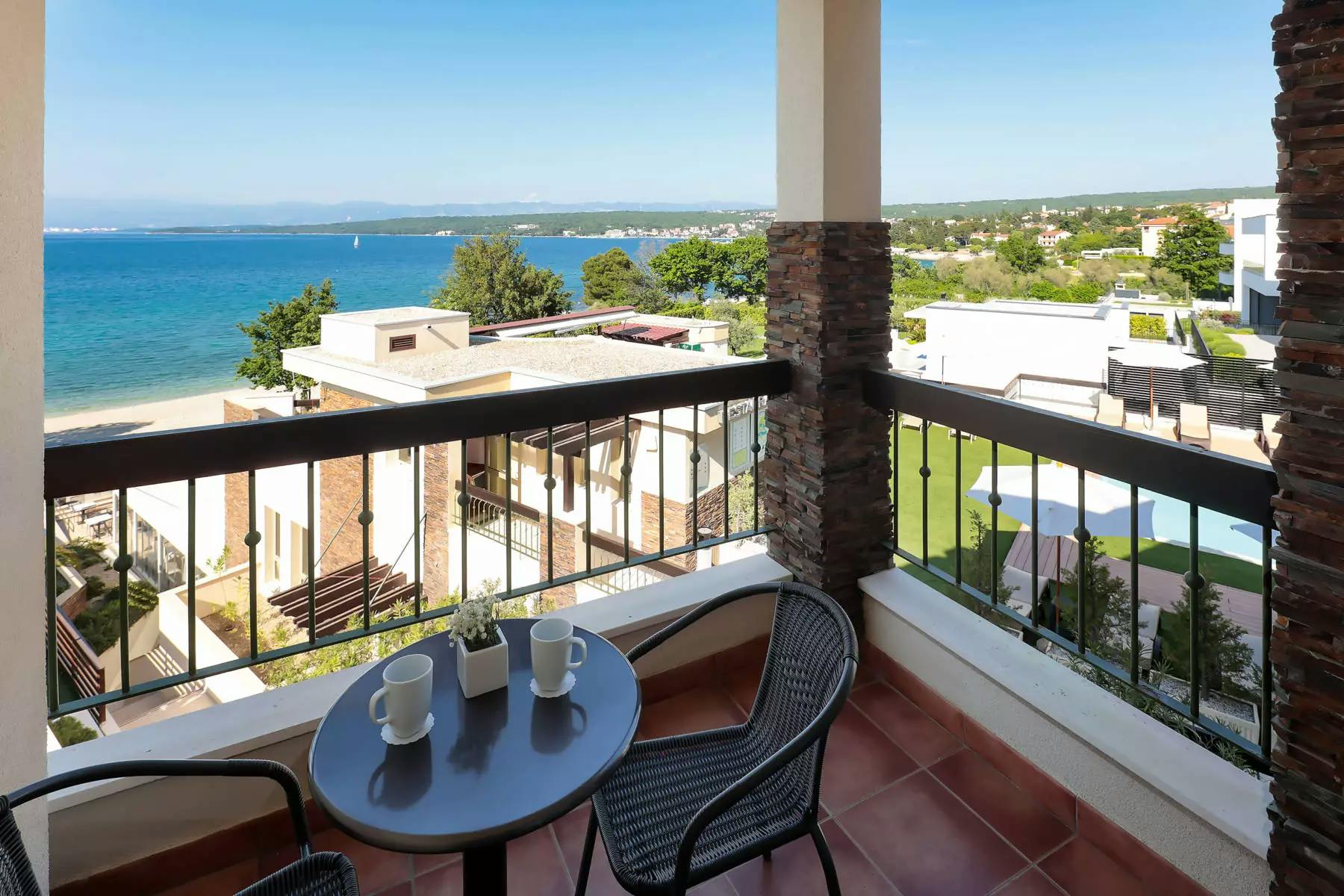 Blue Waves Resort - Romantična wellness jesen na Krku - Superior soba