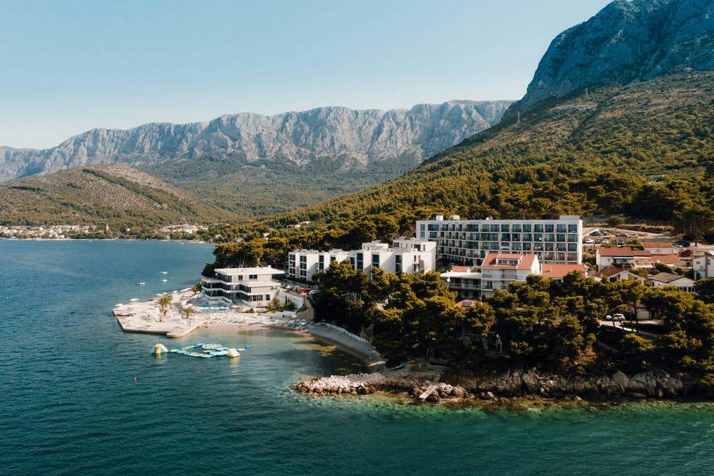 Park Villas by Morenia - Najam Deluxe kamping vile s privatnim bazenom, Podaca, Hrvatska - 220 EUR - 2x noćenje u kamping vili s privatnim grijanim bazenom za do 2 osobe, Korištenje hotelskih grijanih vanjskih bazena