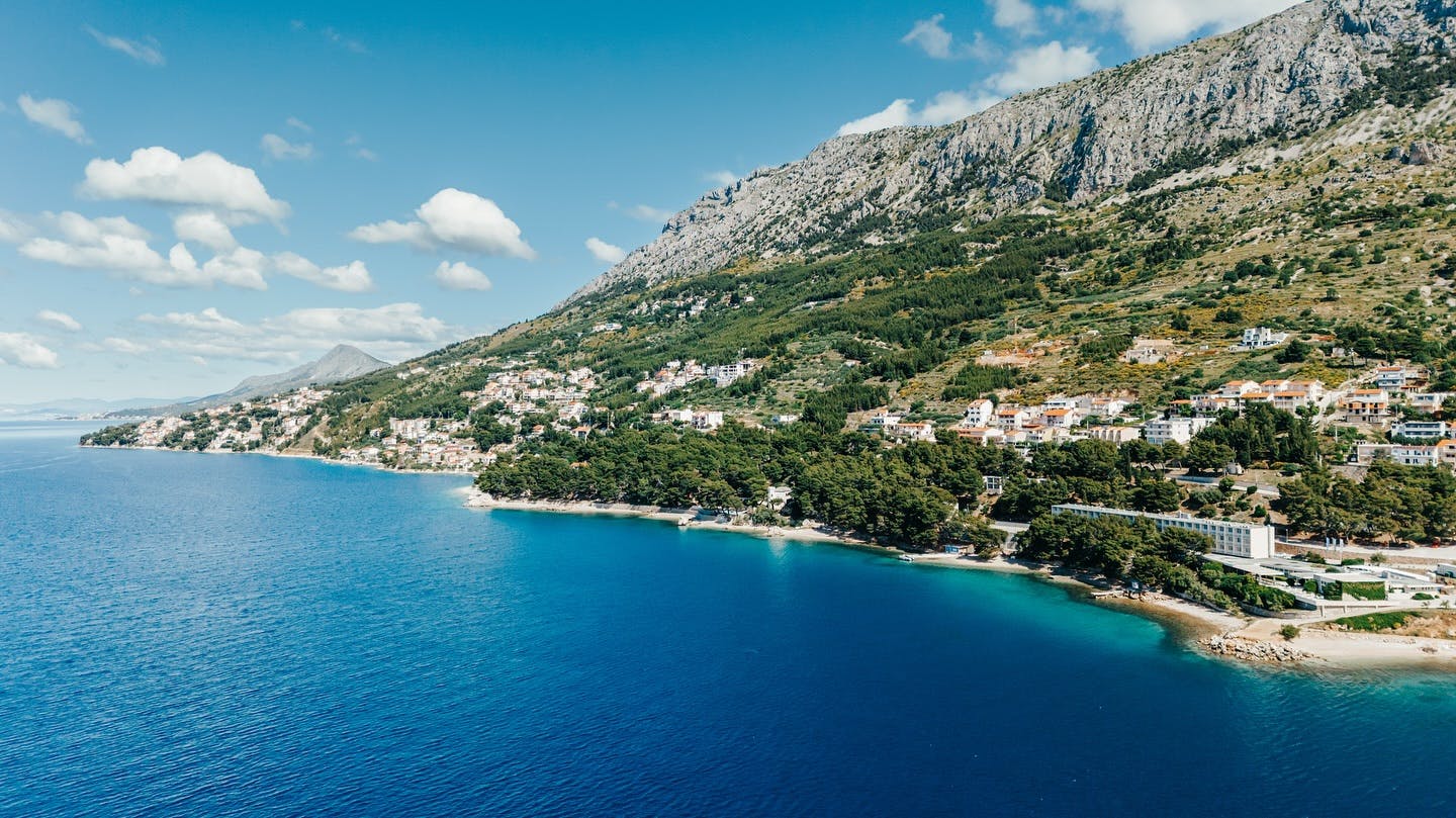 Sagitta Holiday Resort - Kraj ljeta i jesen u Omišu - Standard soba, Omiš, Hrvatska - 226 EUR - 2x noćenje u Standard dvokrevetnoj sobi za 2 osobe (1 dijete do 7,99 godina besplatno), All inclusive