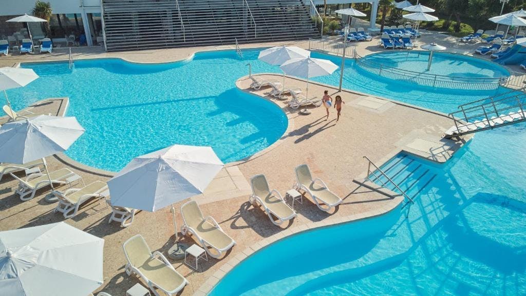 Bluesun hotel Neptun - Last minute all inclusive ljeto na makarskoj rivijeri, Tučepi, Hrvatska - 660 EUR - 2x noćenje u Superior dvokrevetnoj sobi s balkonom morska strana za 2 osobe (1 dijete do 13,99 godina besplatno), All inclusive i piće uz obroke