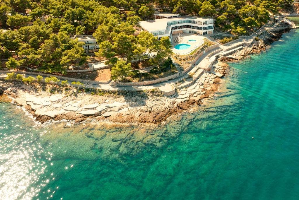 Fontana Resort - Savršen ljetni odmor na Hvaru