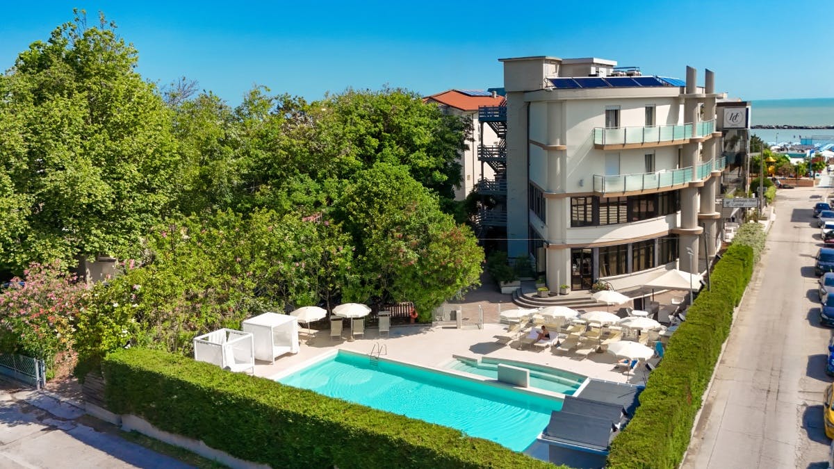 Hotel Capitol - All inclusive ljeto na obali Riminija