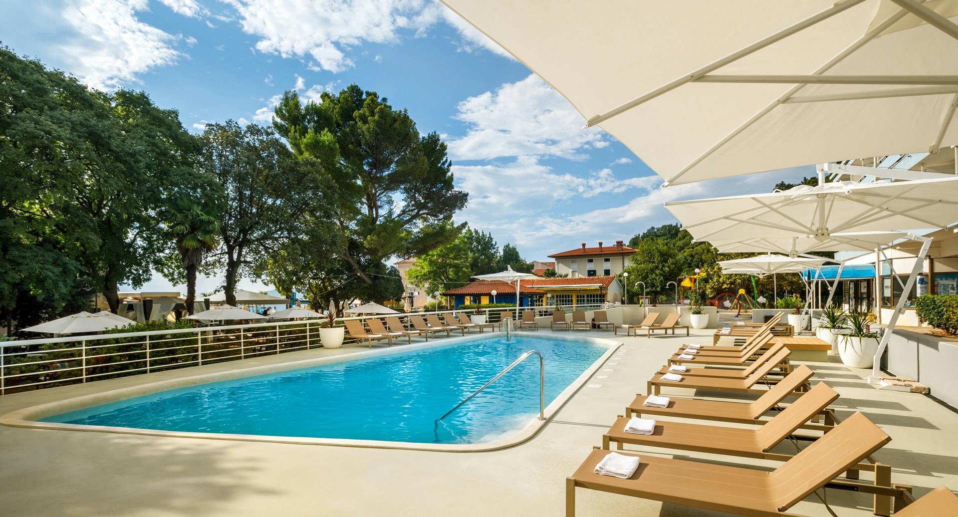 Hotel Marina - Last minute obiteljski paket opuštanja uz more